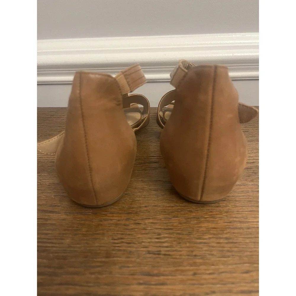 Naturalizer Longing Flat Sandal Brown comfortable & well-cushioned footbed 10W